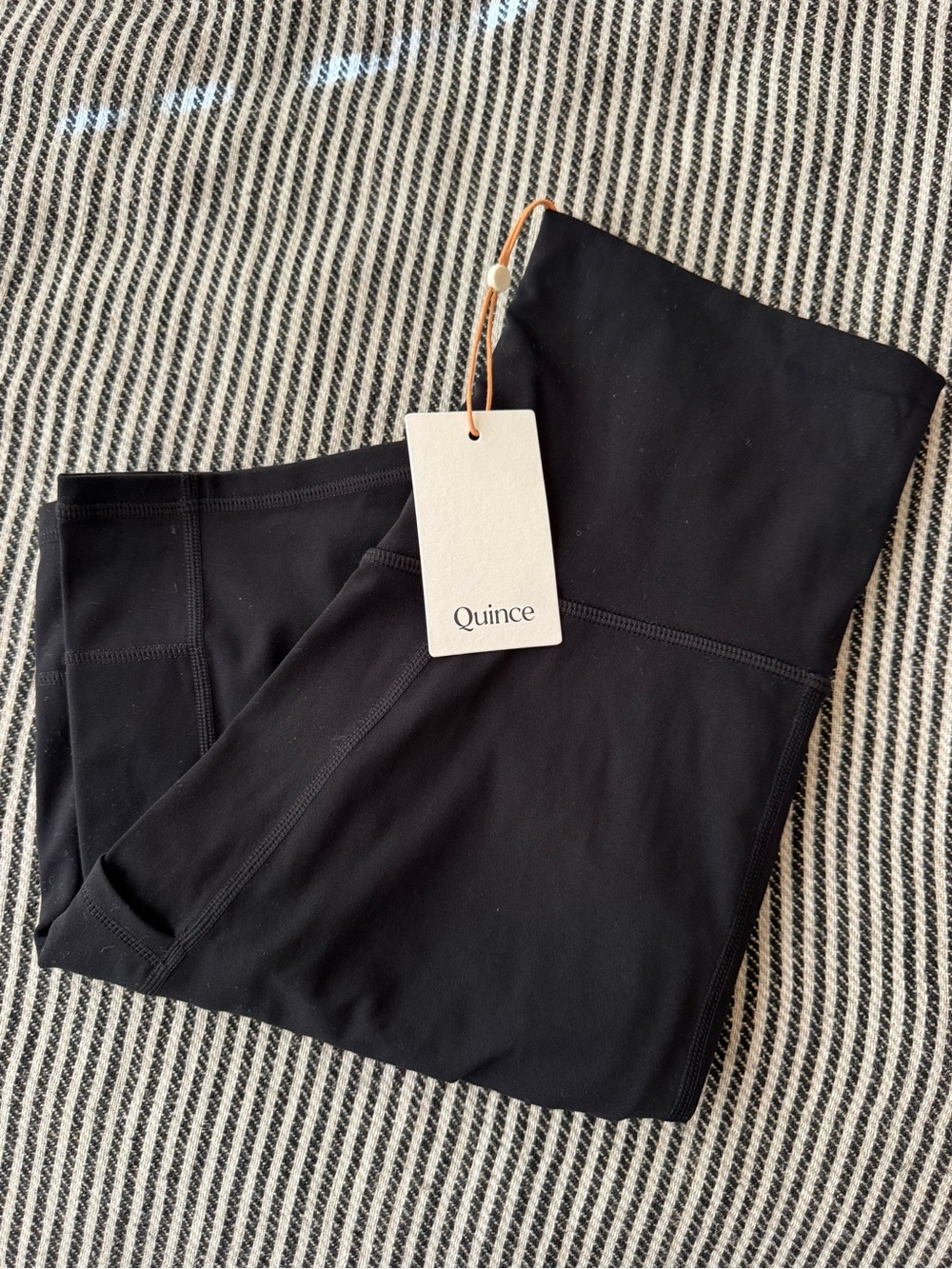 Quince maternity bike shorts - nwt - Picture 2 of 5